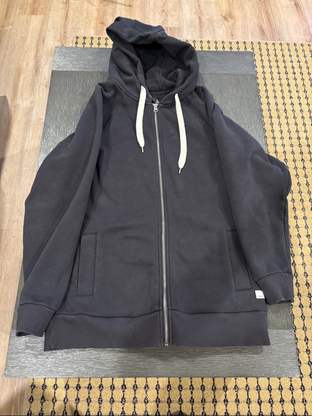 Vuori Women's Restore Black Hoodie Size Small EUC